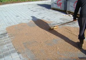 Bestrating invegen met Breekzand
